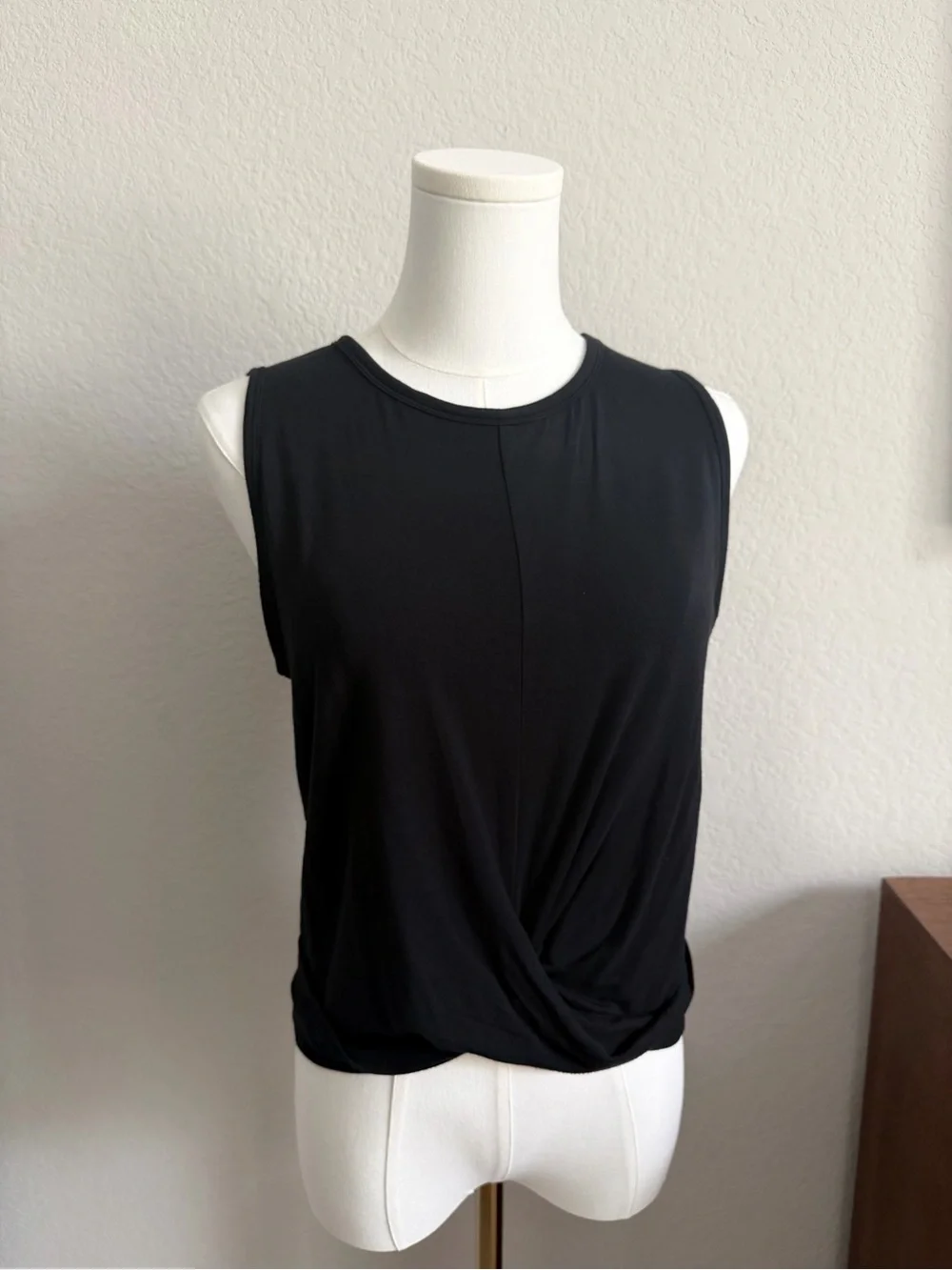 Alo Yoga Cover Tank – Black | Size Large